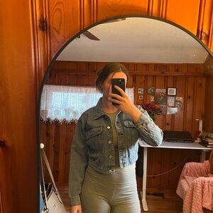 Stylish Cropped Denim Jacket